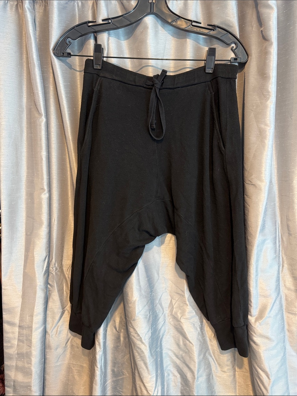 Vince Black cropped Harem Pants Size Small